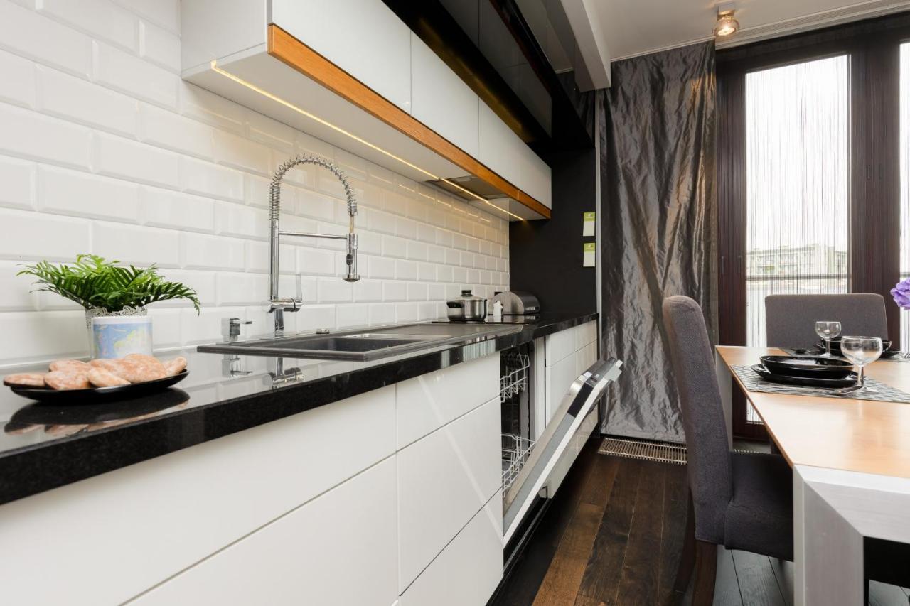 Warsaw Srodmiescie Riverside Three-Bedroom Apartment By Renters Eksteriør bilde
