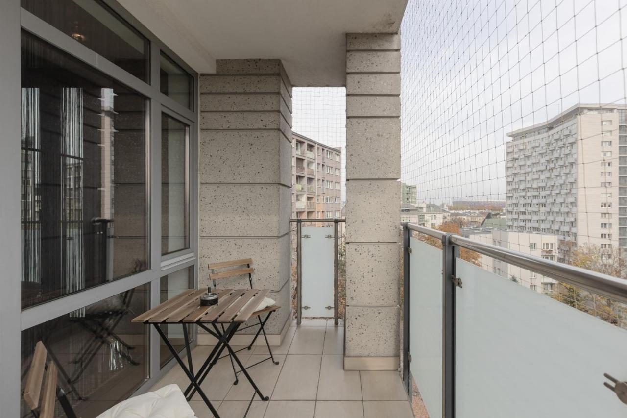 Warsaw Srodmiescie Riverside Three-Bedroom Apartment By Renters Eksteriør bilde